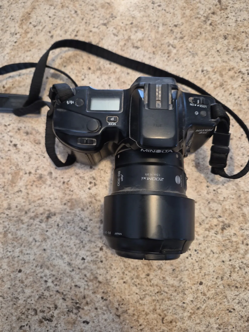 Minolta Maxxum 3Xi Digital Camera Kit in Black with Zoom Lens
